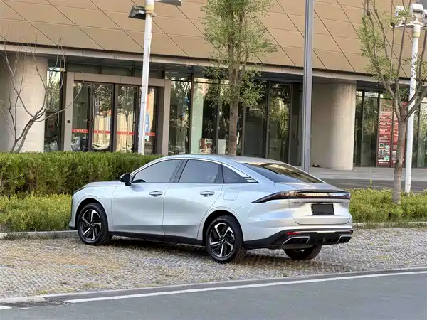 Geely Galaxy L6 2025