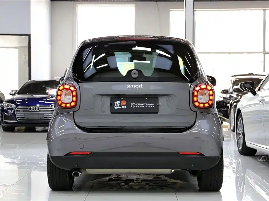 smart Fortwo 2018 — фото 19