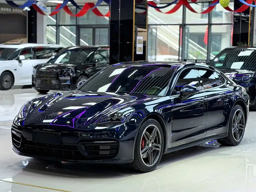 Porsche Panamera 2019 — фото 1