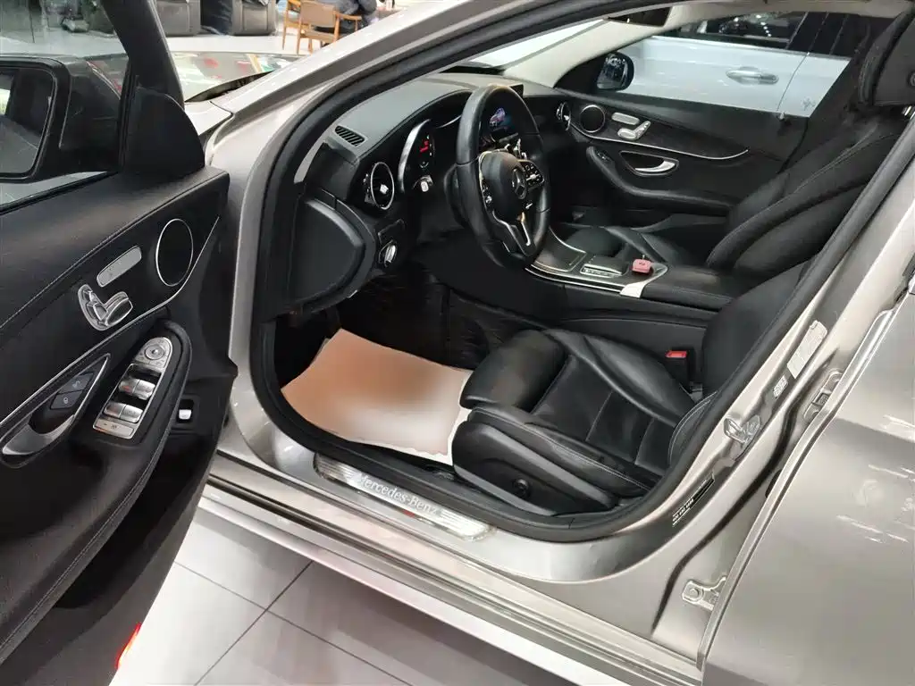 Mercedes-Benz C-Class 2018 — фото 12