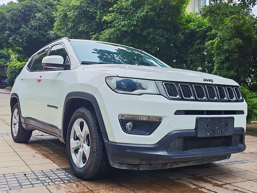 Jeep Compass 2018 — фото 1