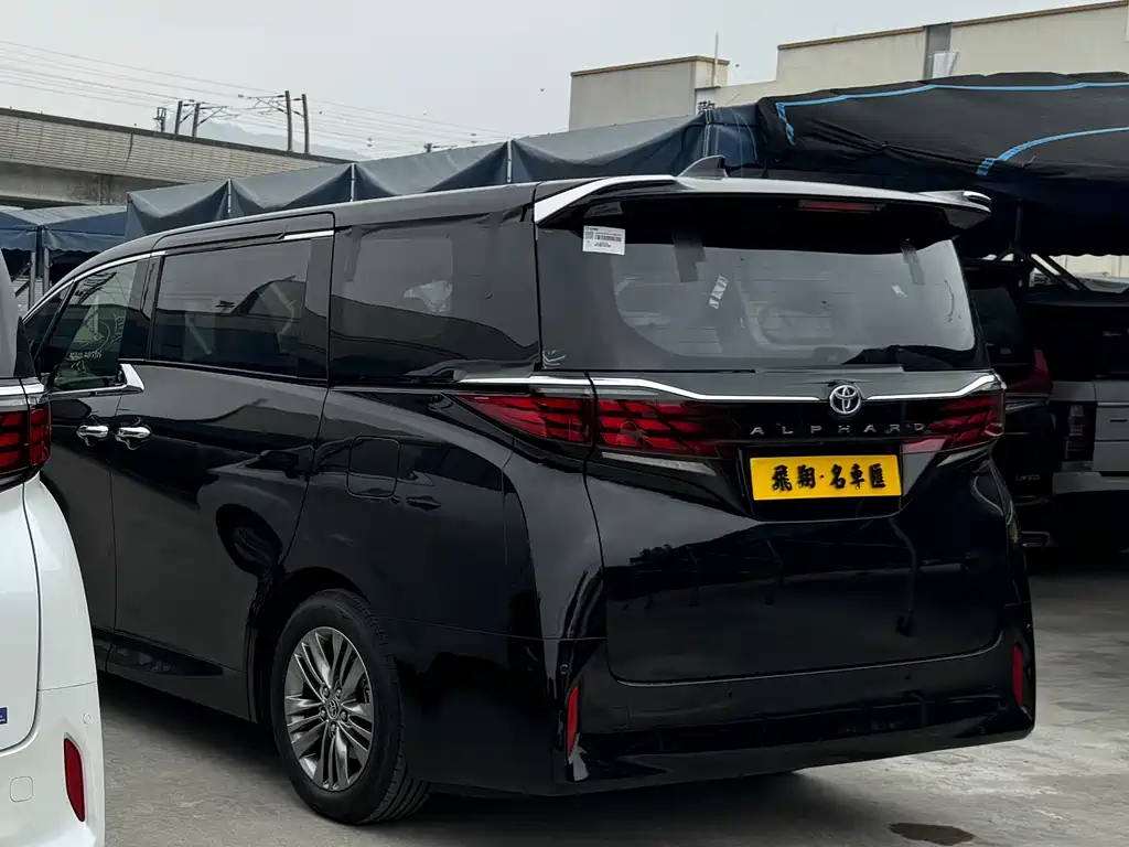 Toyota Alphard 2025 — фото 9