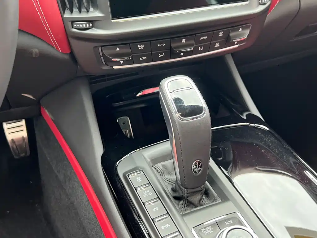 Maserati Levante — фото 11
