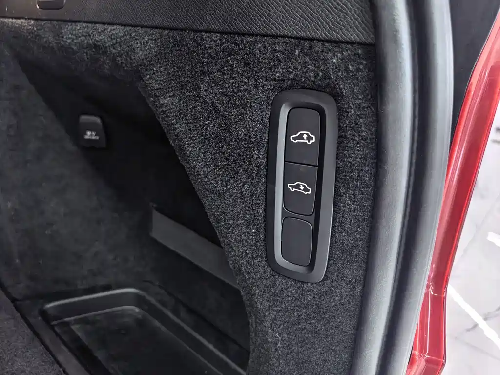 Volvo XC90 2017 — фото 16