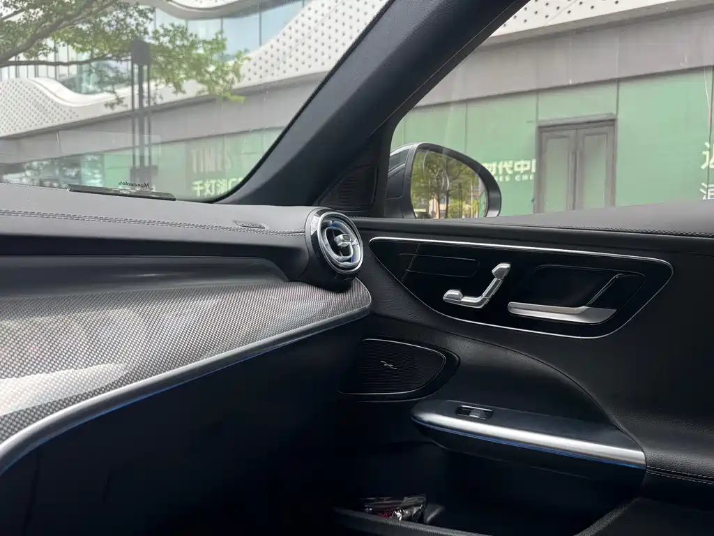 Mercedes-Benz C-Class 2023 — фото 21