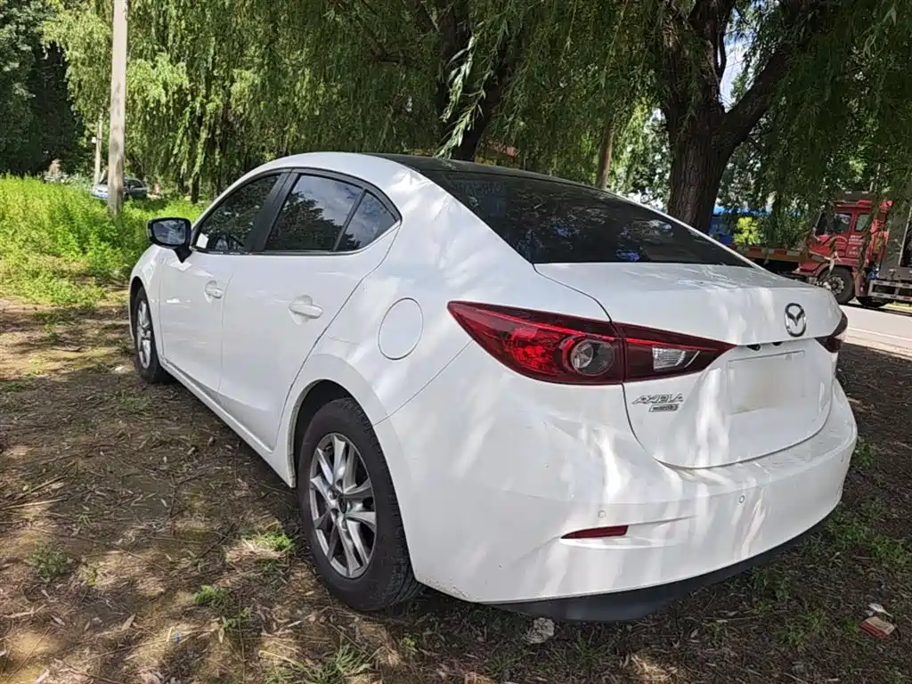 Mazda 3 Axela 2015 — фото 5