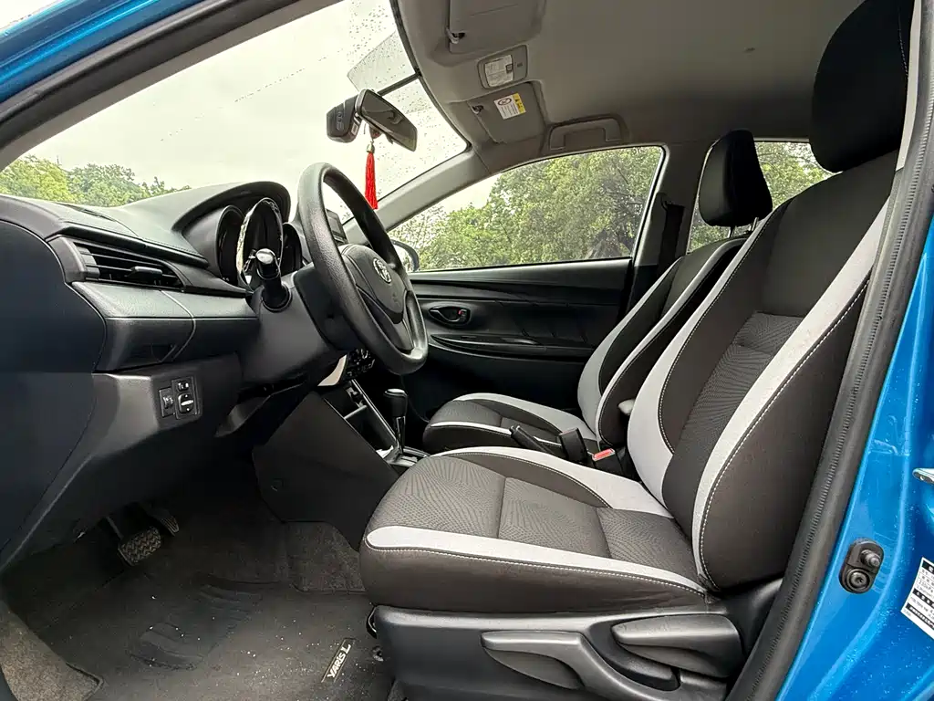Toyota Yaris L 2020 — фото 4