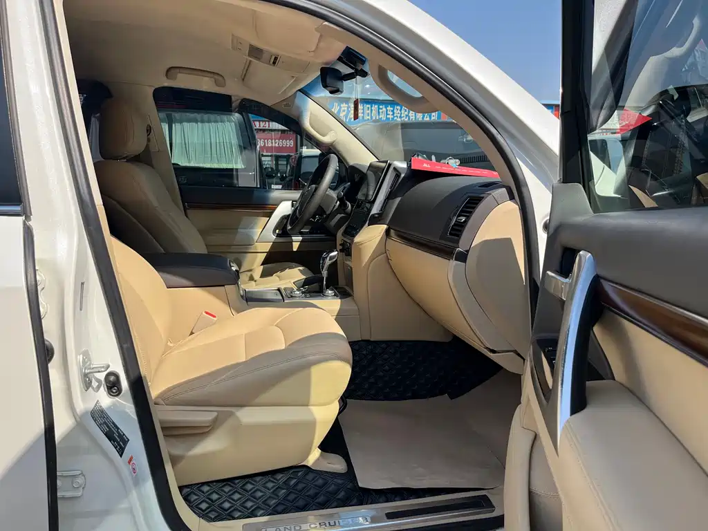 Toyota Land Cruiser 2018 — фото 20