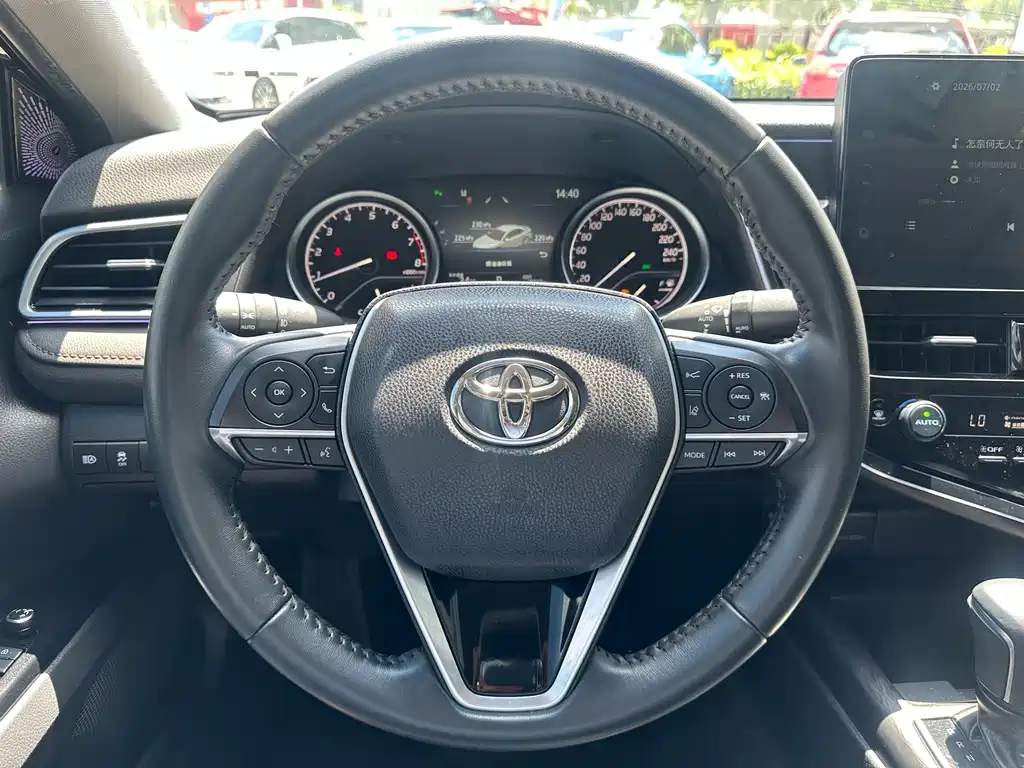 Toyota Camry 2023 — фото 19