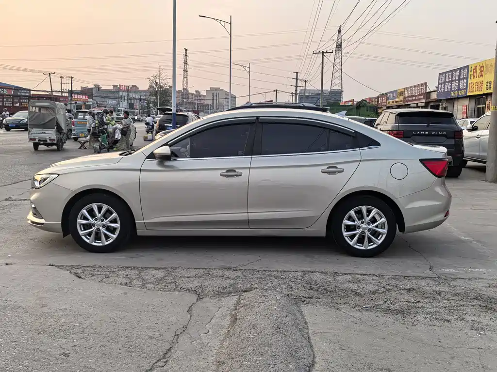 Roewe i5 2020