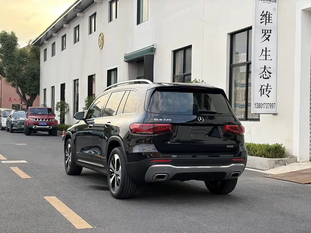 Mercedes-Benz GLB 2023 — фото 9