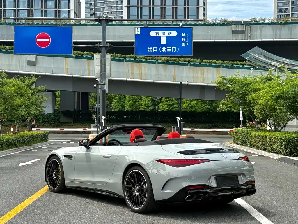 Mercedes-Benz SL-Class AMG 2025 — фото 9