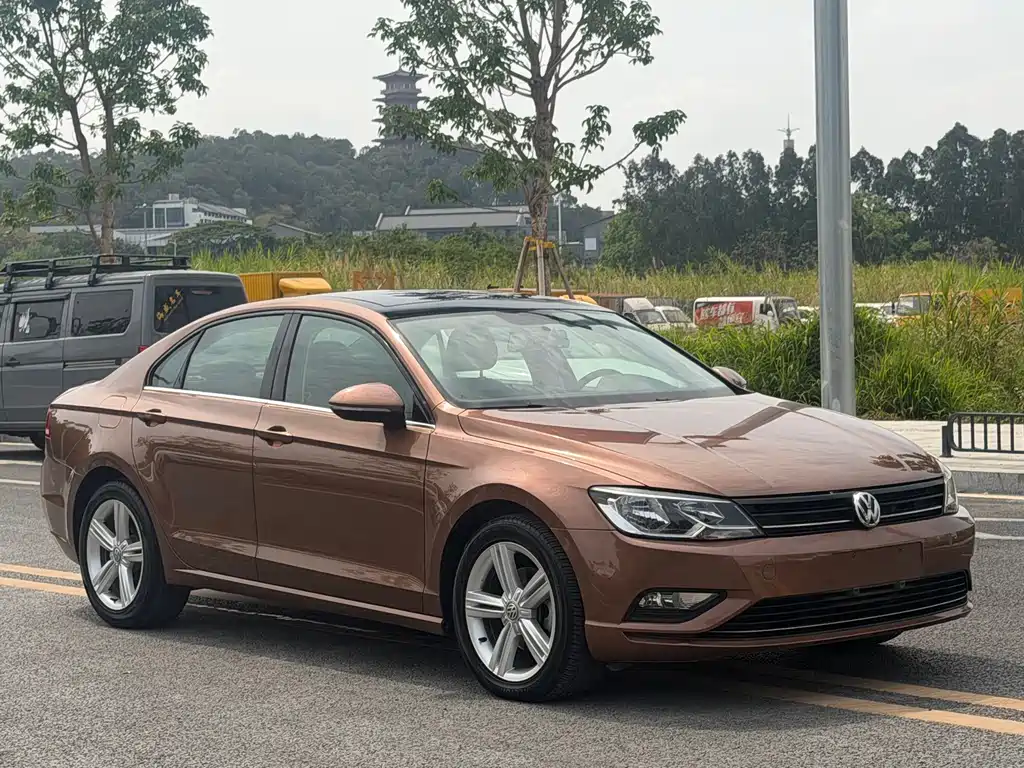Volkswagen Lamando 2015
