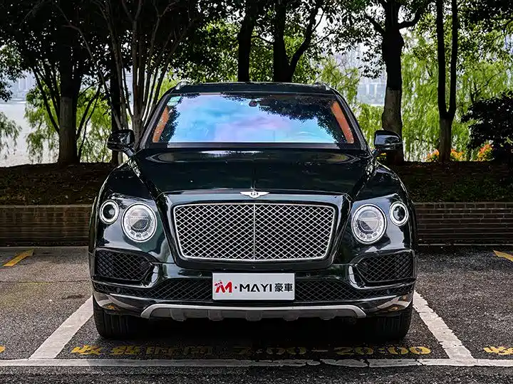 Bentley Bentayga 2017 — фото 1