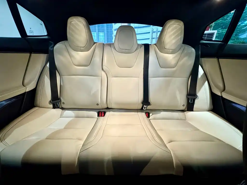 Tesla Model S 2020 — фото 10