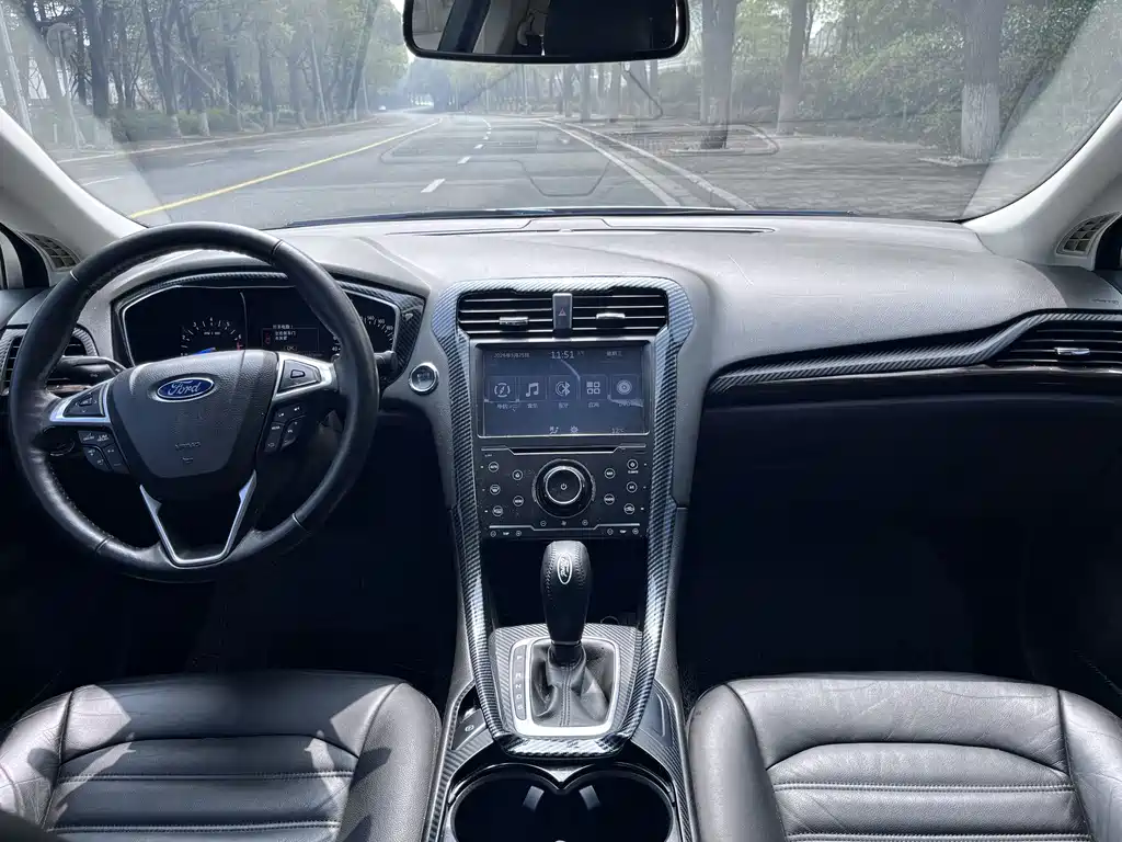 Ford Mondeo 2014 — фото 10