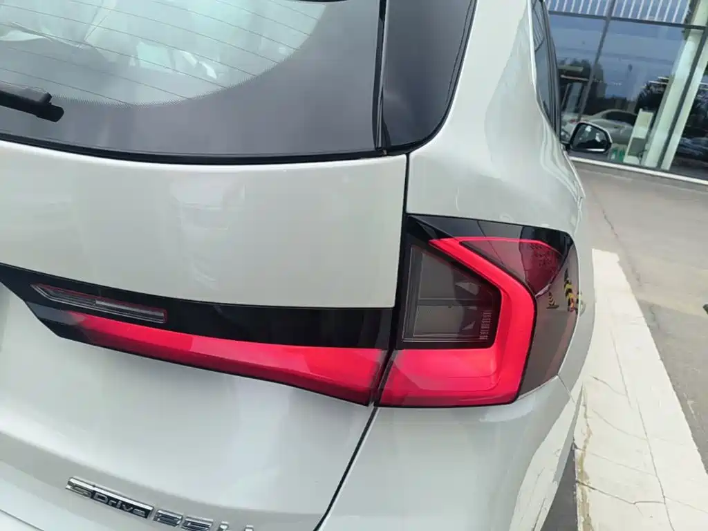 BMW X1 2025 — фото 8
