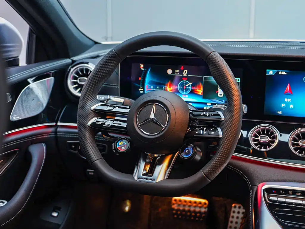 Mercedes-Benz AMG GT 2025 — фото 11