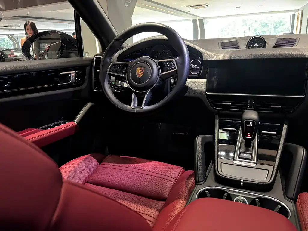 Porsche Cayenne 2018 — фото 14