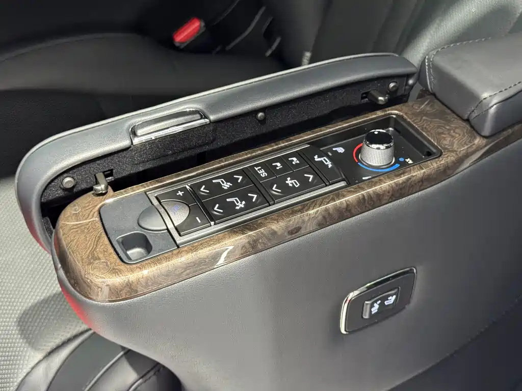 Toyota Vellfire 2021 — фото 23