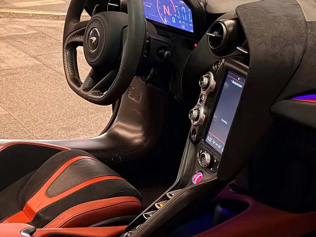 McLaren 720S 2020 — фото 15