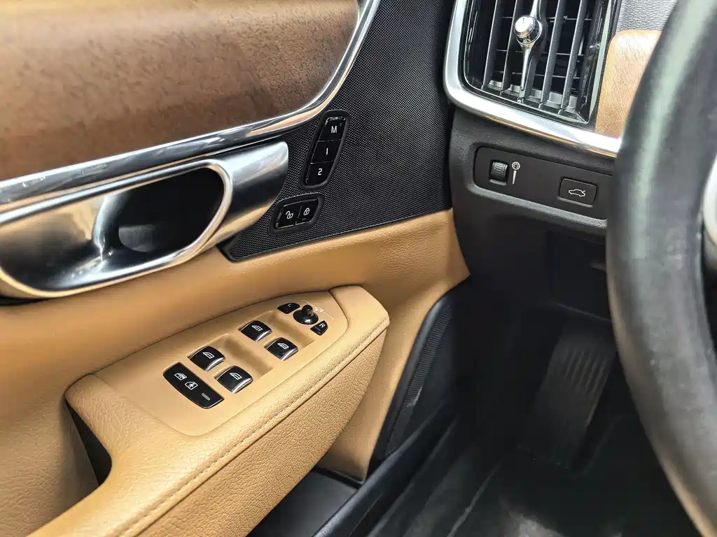 Volvo S90 2018 — фото 10