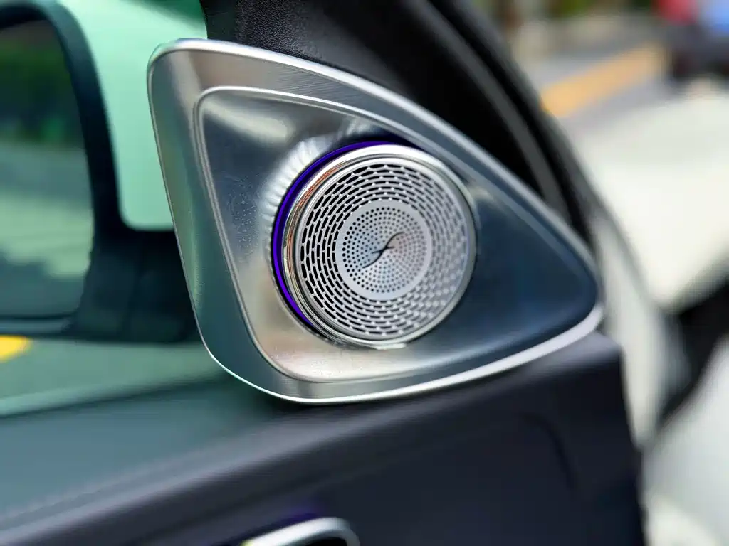 Mercedes-Benz C-Class 2024 — фото 10
