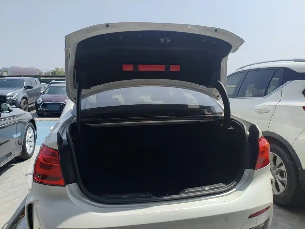 BMW 1 Series 2020 — фото 15