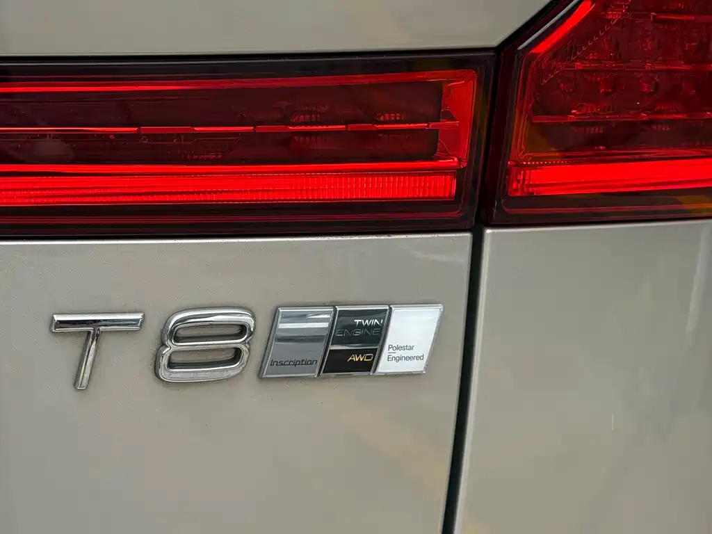 Volvo XC60 PHEV 2020 — фото 15