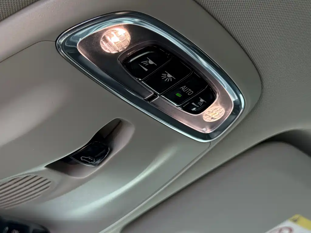 Volvo XC60 PHEV 2020 — фото 31