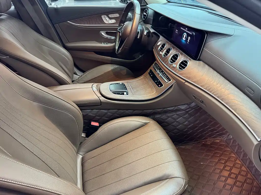 Mercedes-Benz E-Class 2020 — фото 10