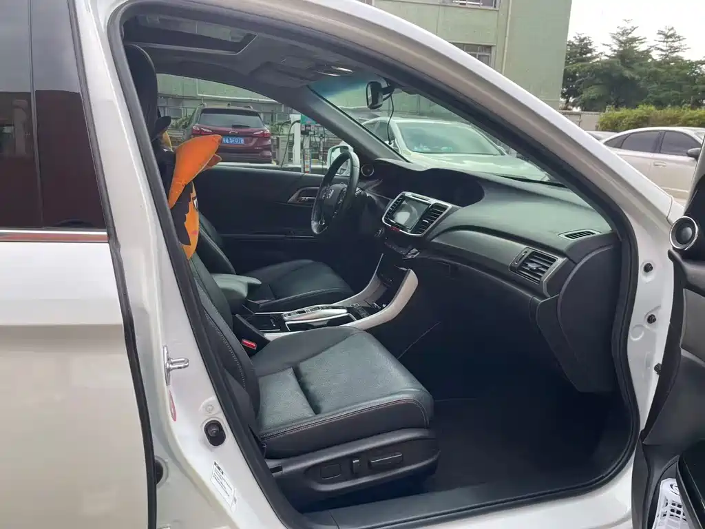 Honda Accord 2018 — фото 14