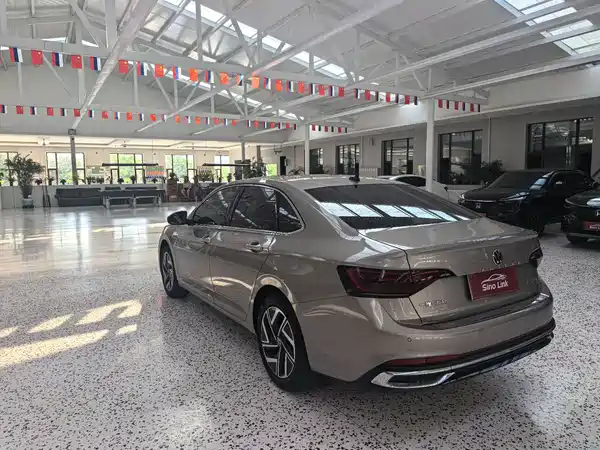 Volkswagen Sagitar 2023