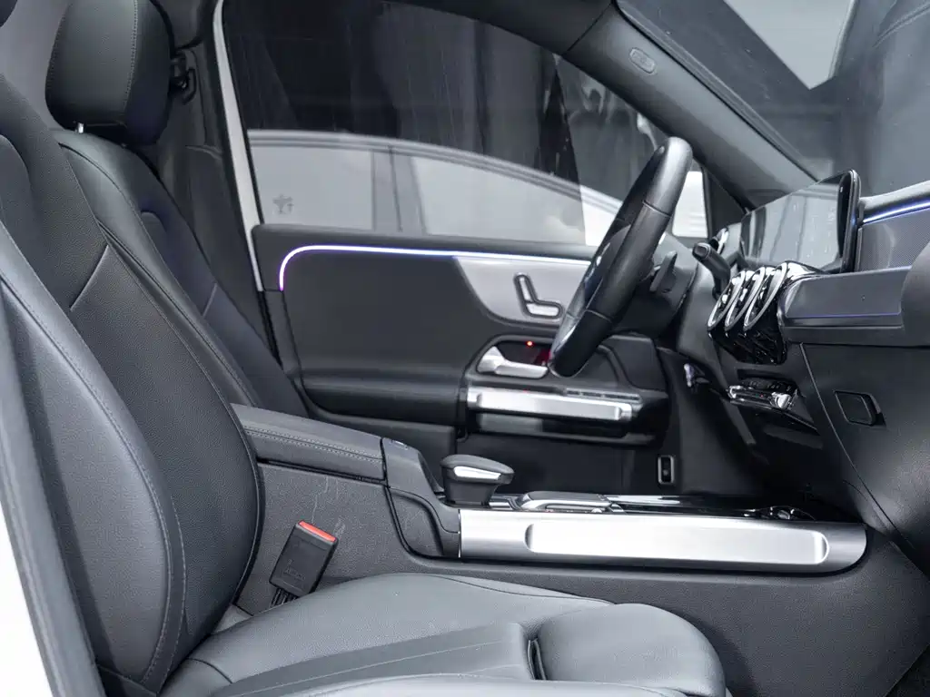 Mercedes-Benz GLB 2021 — фото 18