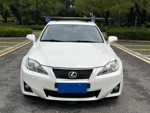 Lexus IS 2013