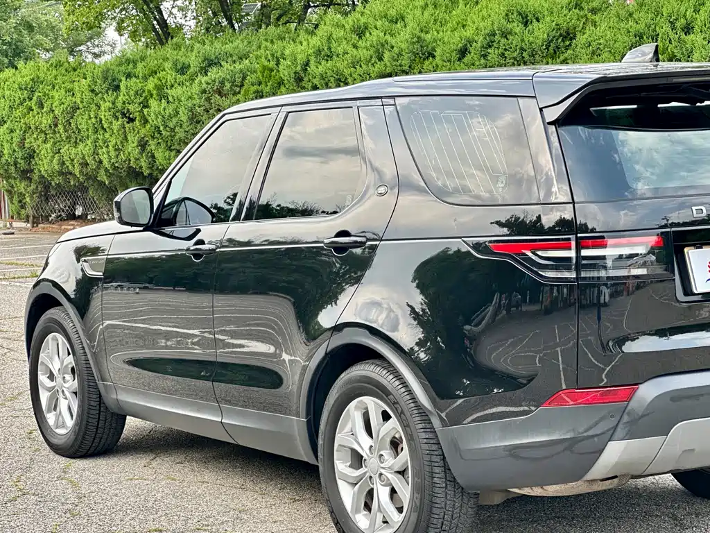 Land Rover Discovery 2018 — фото 13