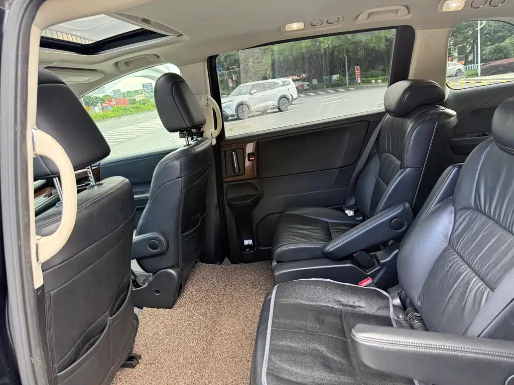 Honda Odyssey 2015 — фото 11