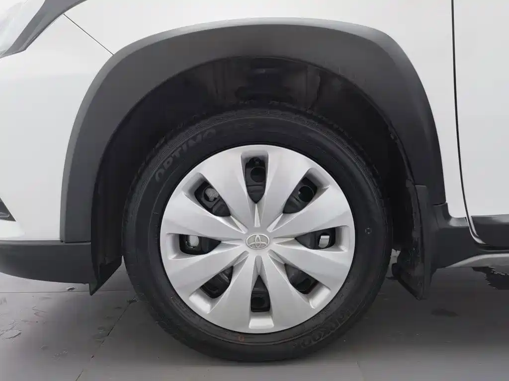 Toyota Yaris L 2020 — фото 17