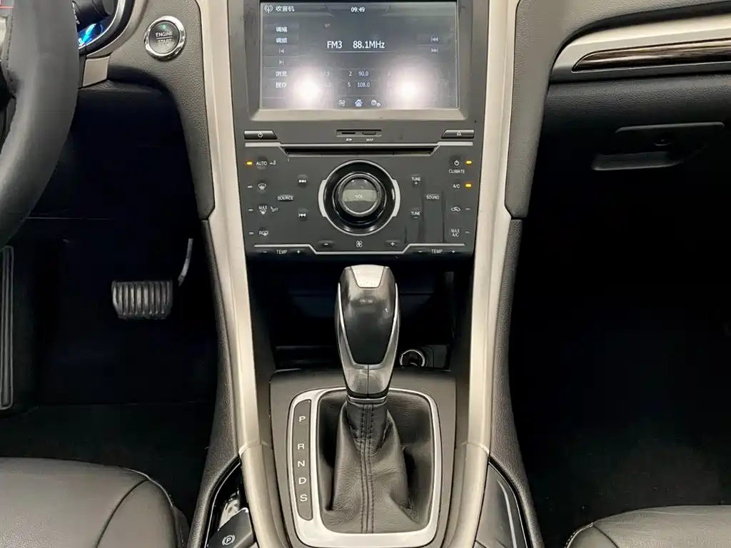 Ford Mondeo 2015 — фото 9