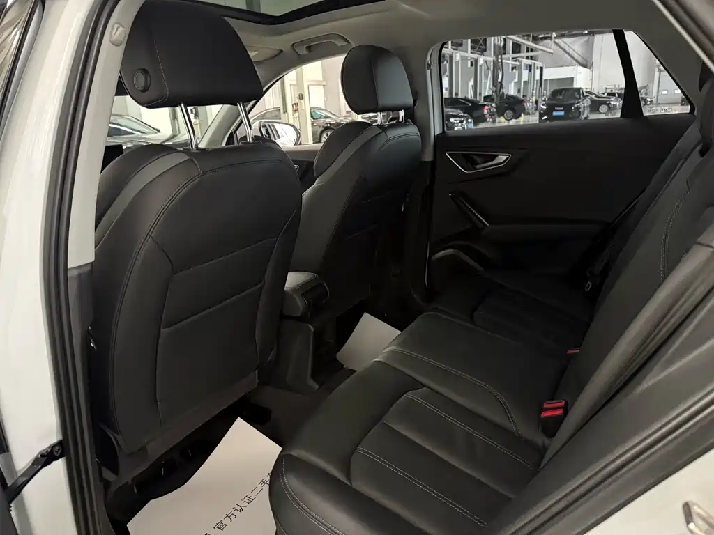 Audi Q2L 2024