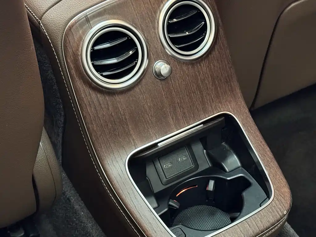 Mercedes-Benz E-Class 2023 — фото 8