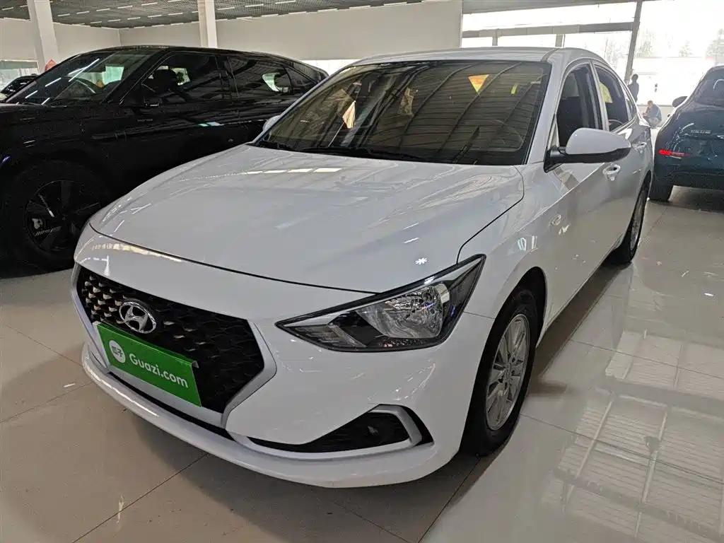 Hyundai Elantra 2020 — фото 1