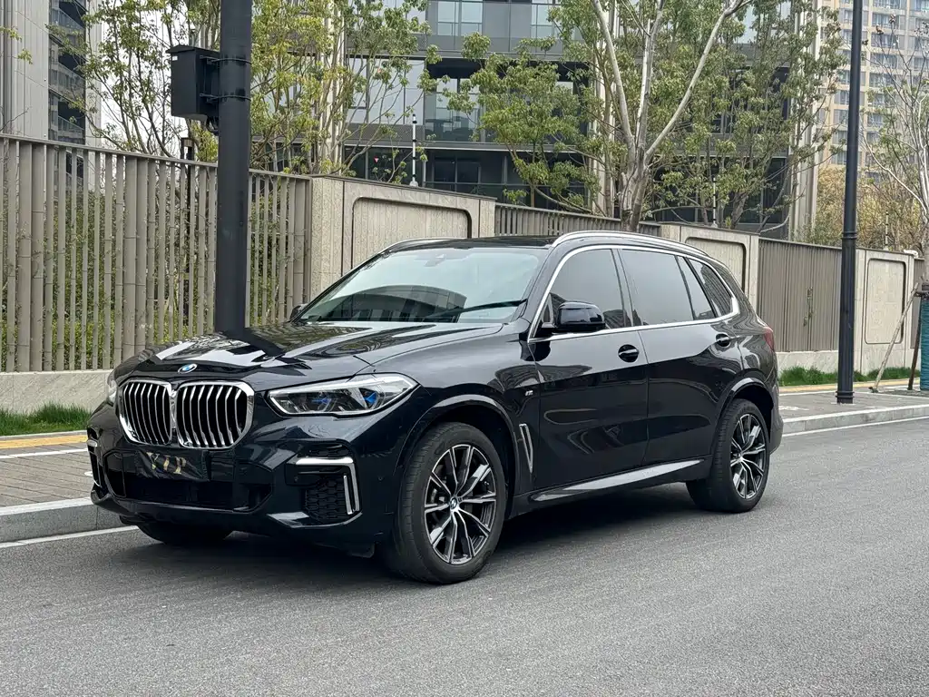 BMW X5 2022 — фото 1