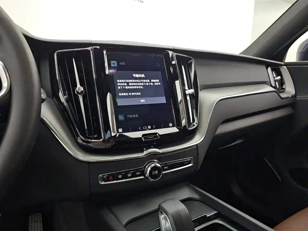 Volvo XC60 2023 — фото 12