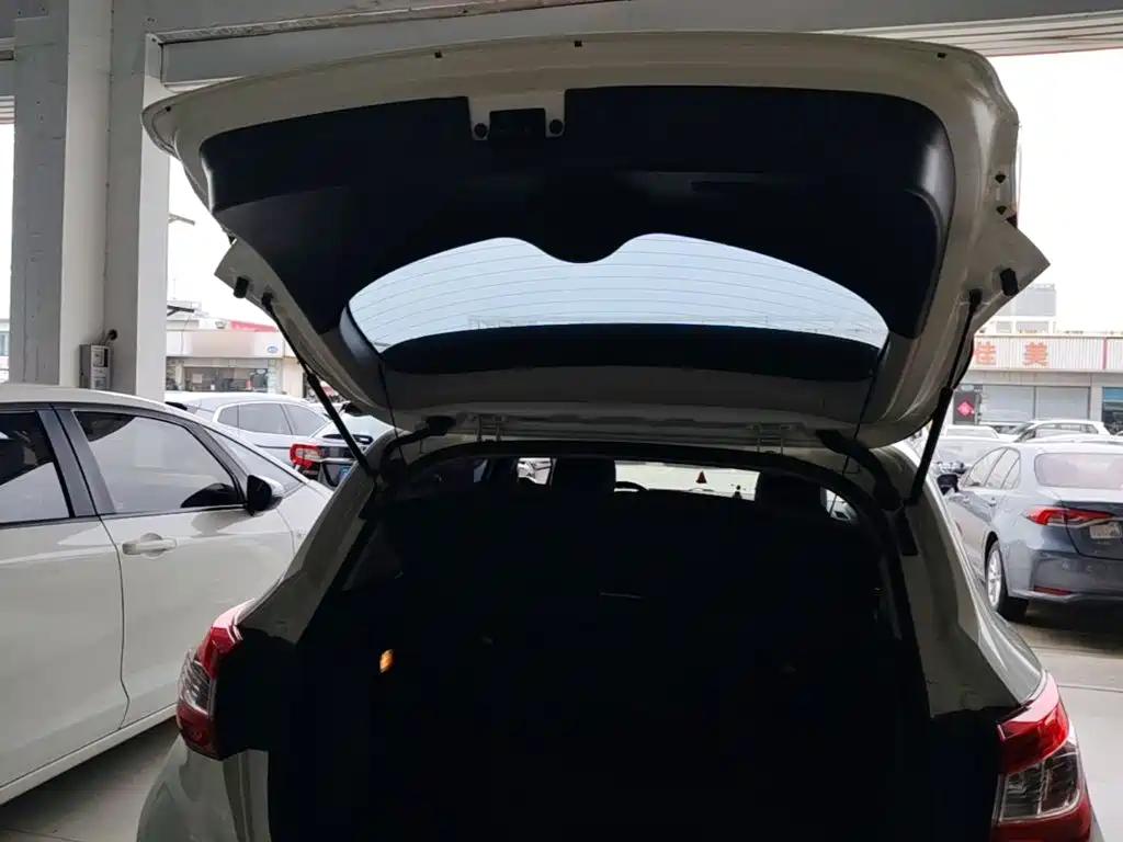 Nissan Tiida 2020 — фото 19