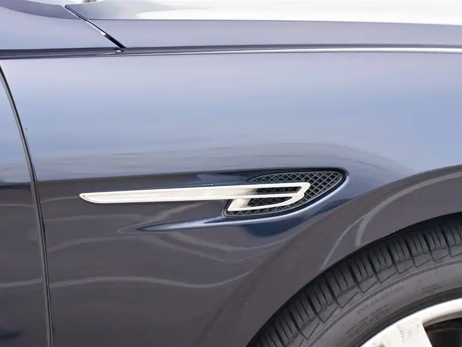 Bentley Flying Spur 2015 — фото 20