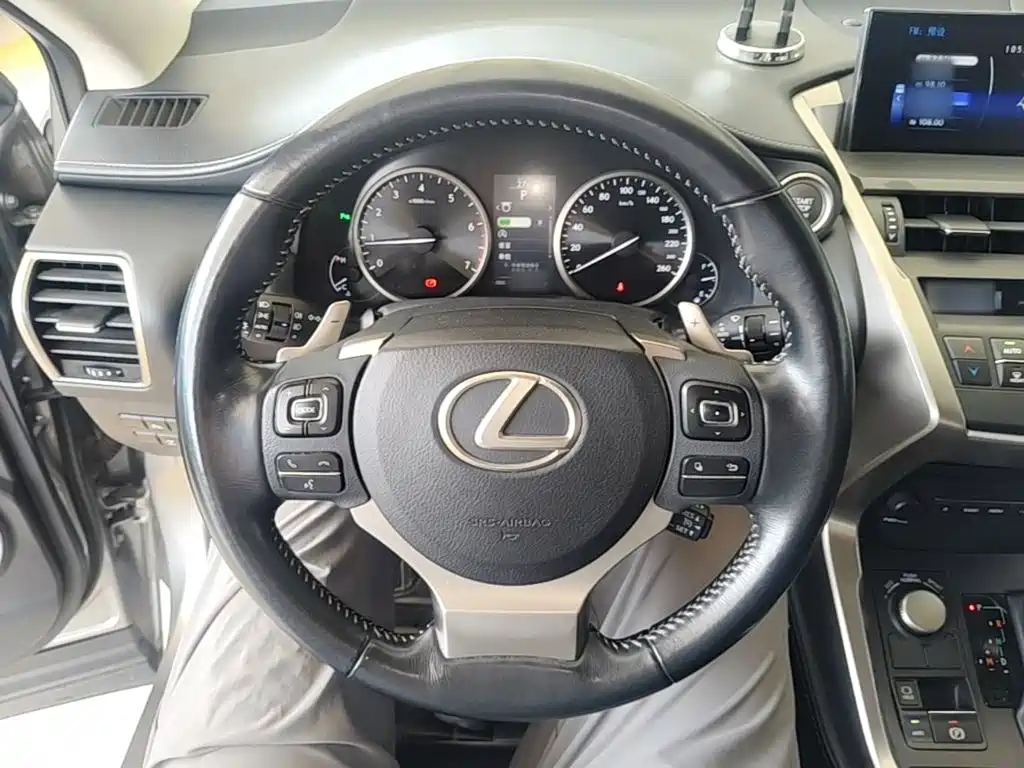 Lexus NX 2016 — фото 11