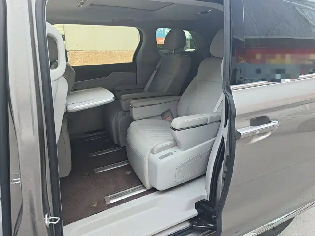 Roewe iMAX8 New Energy 2024 — фото 10