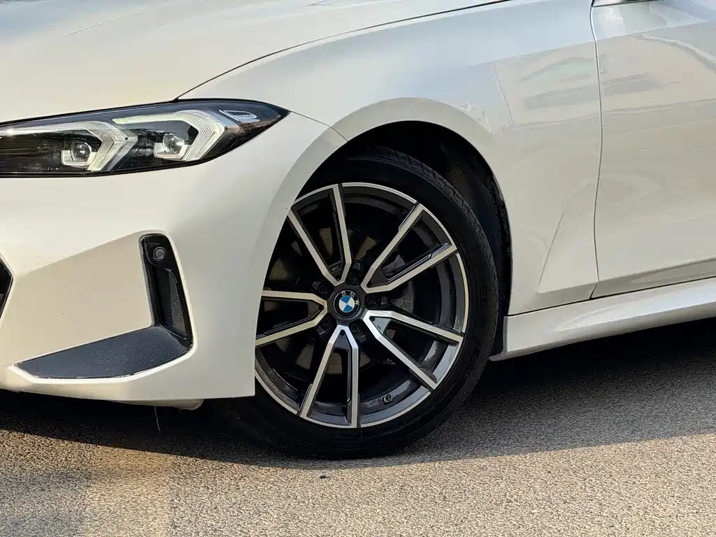 BMW 3 Series 2024 — фото 15