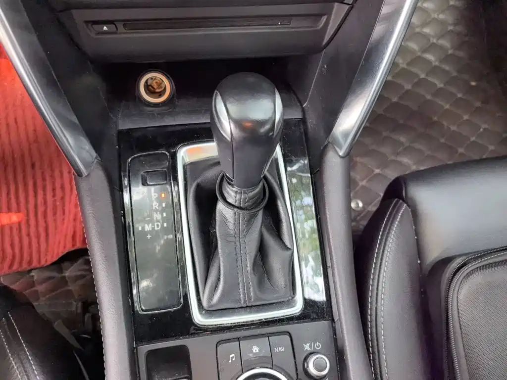 Mazda CX-4 2016 — фото 10